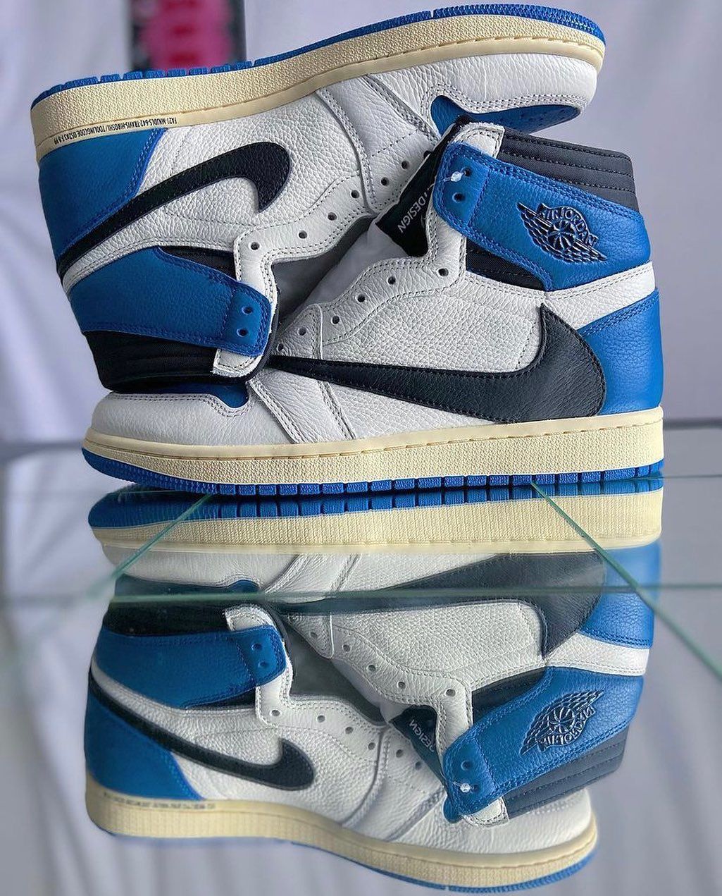 Nike Air Jordan One Fragment x Travis Scott (Mirror Image of OG)